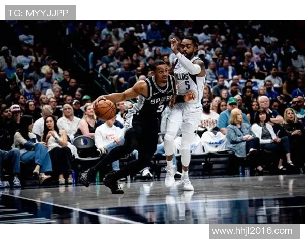 独行侠赛季开局三连败,库珀·弗拉格关键胜利扭转困局