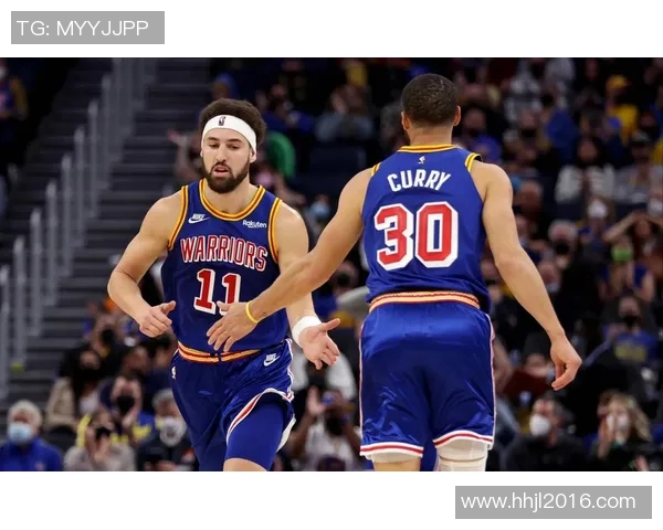 克莱汤普森的职业生涯转折：从水花兄弟到替补席的孤独与挣扎